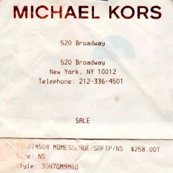 Michael Kors Mercer Love Detailed Messenger Handbag - Picture 16 of 16